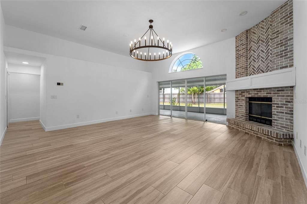 出租: $3,100 (4 贝兹, 2 浴室, 2409 平方英尺)