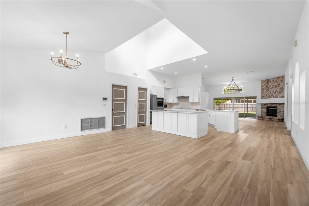 出租: $3,100 (4 贝兹, 2 浴室, 2409 平方英尺)