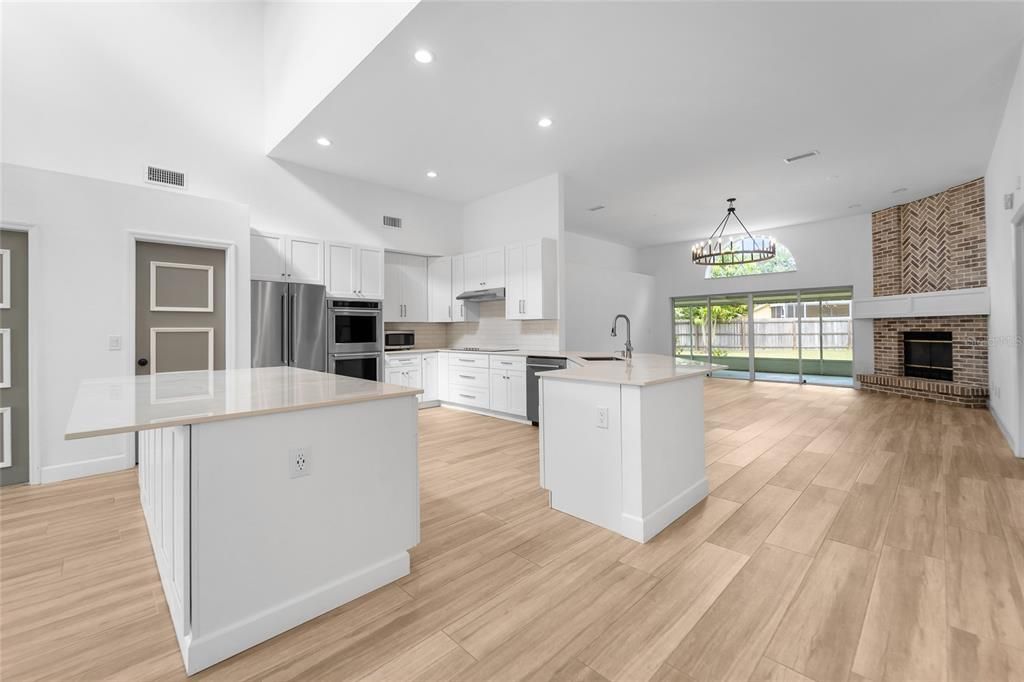 出租: $3,100 (4 贝兹, 2 浴室, 2409 平方英尺)