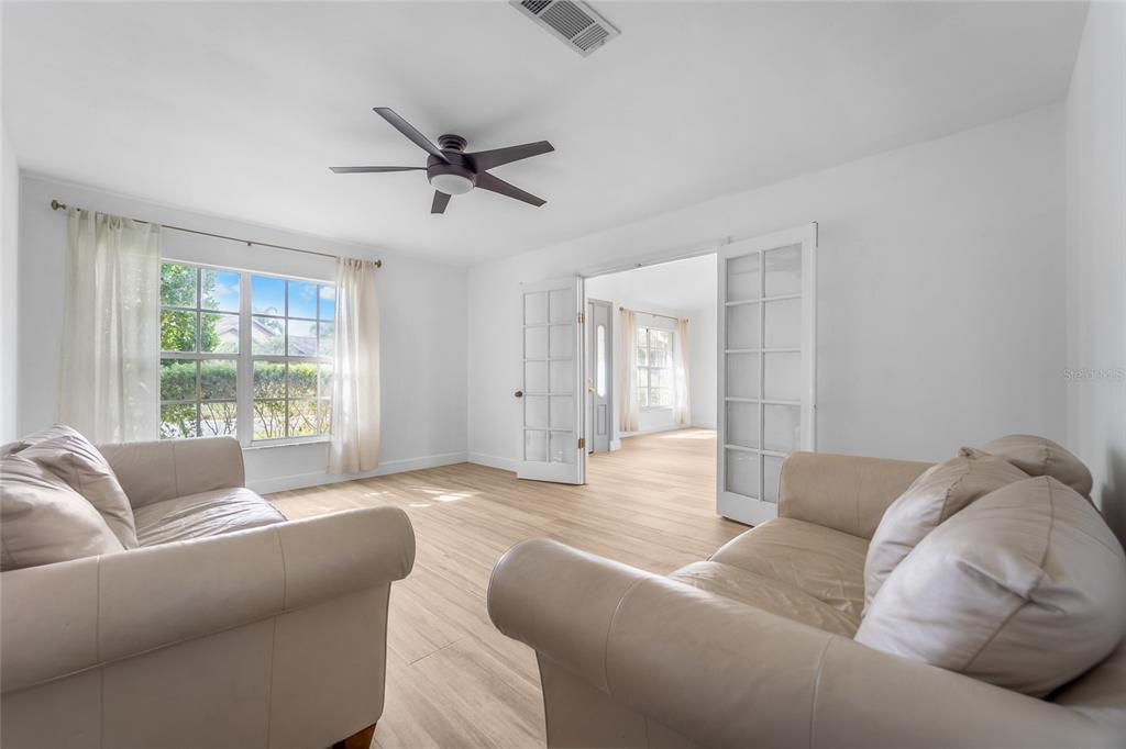 出租: $3,100 (4 贝兹, 2 浴室, 2409 平方英尺)