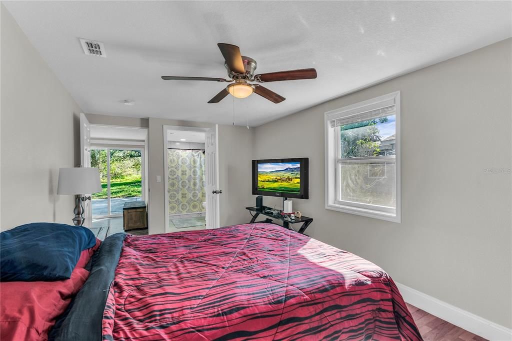 На продажу: $345,000 (3 спален, 2 ванн, 2056 Квадратных фут)