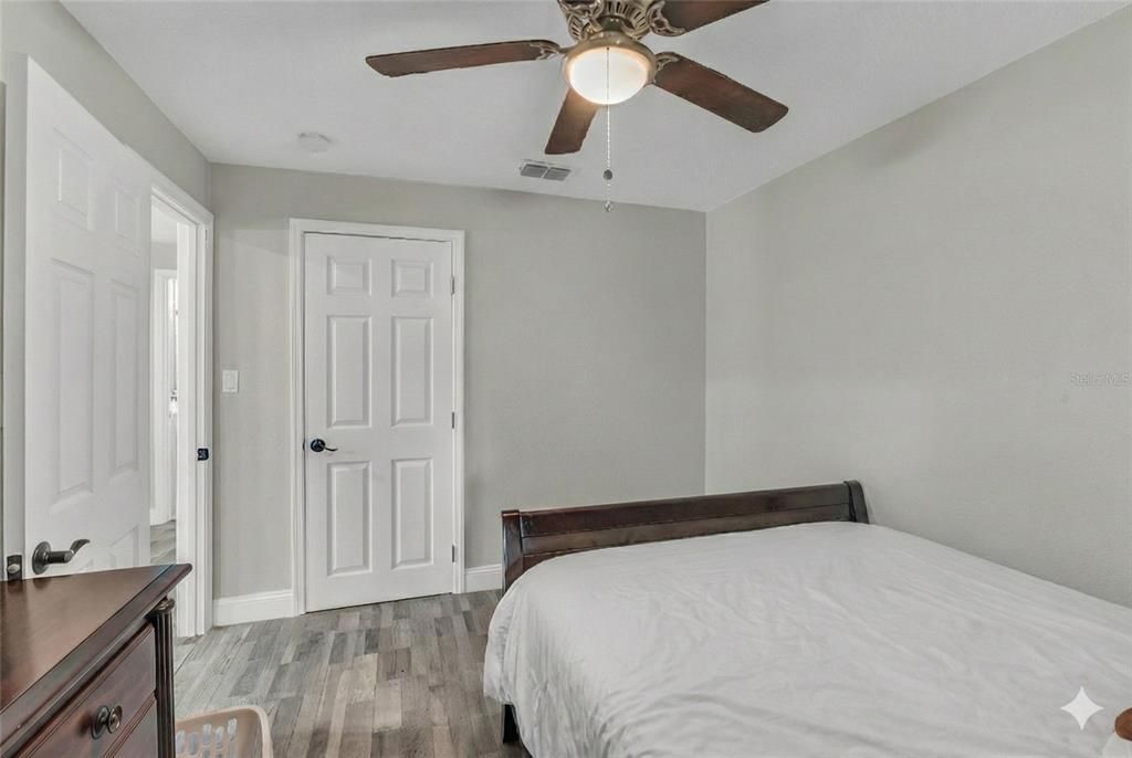 На продажу: $345,000 (3 спален, 2 ванн, 2056 Квадратных фут)