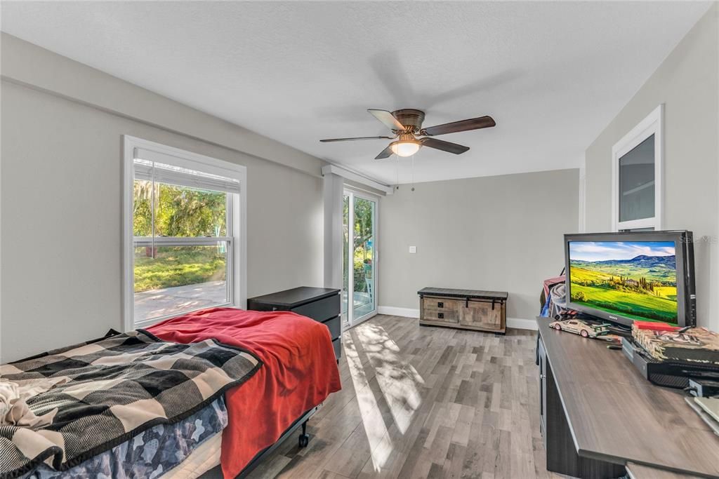 На продажу: $345,000 (3 спален, 2 ванн, 2056 Квадратных фут)