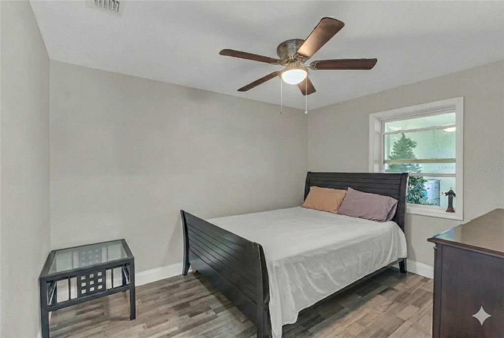 На продажу: $345,000 (3 спален, 2 ванн, 2056 Квадратных фут)