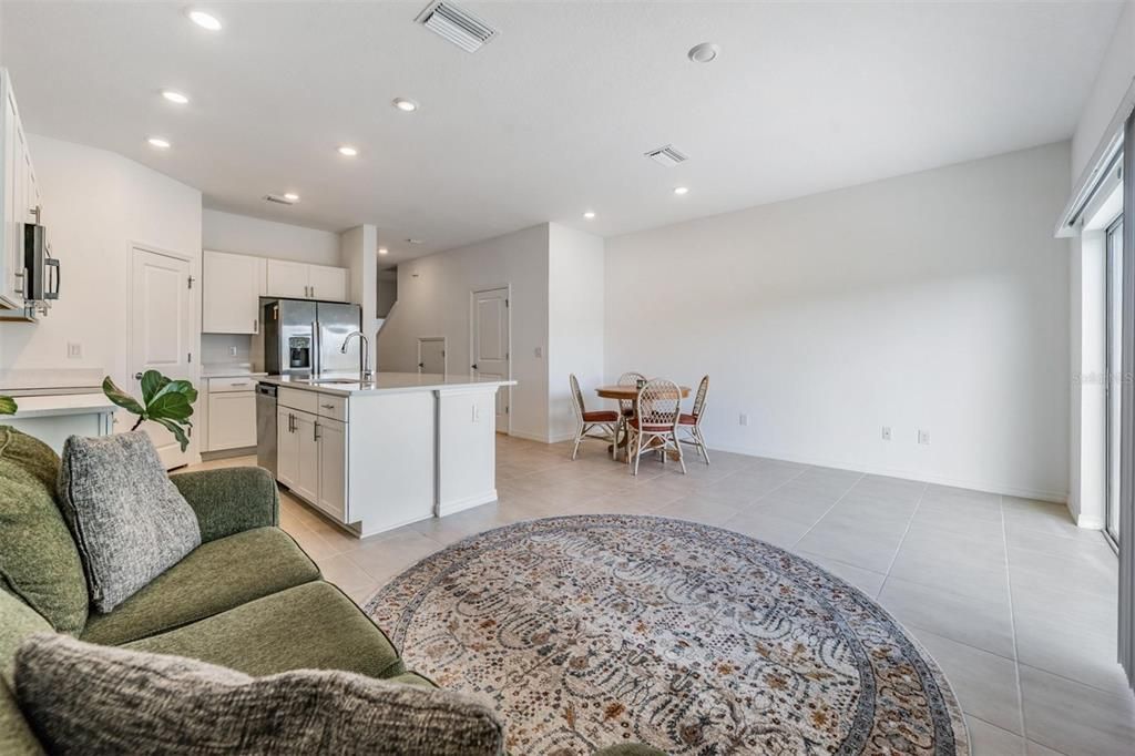 For Sale: $290,000 (3 beds, 2 baths, 1373 Square Feet)