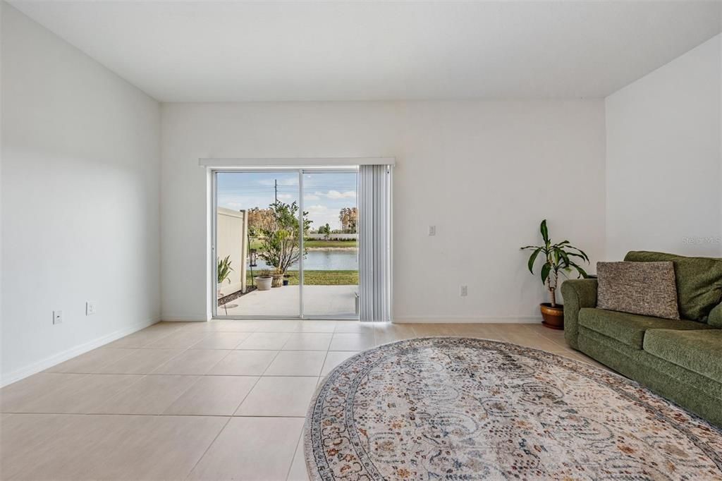 For Sale: $290,000 (3 beds, 2 baths, 1373 Square Feet)