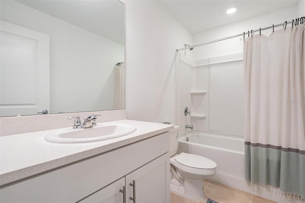 For Sale: $290,000 (3 beds, 2 baths, 1373 Square Feet)