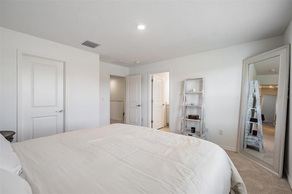 For Sale: $290,000 (3 beds, 2 baths, 1373 Square Feet)