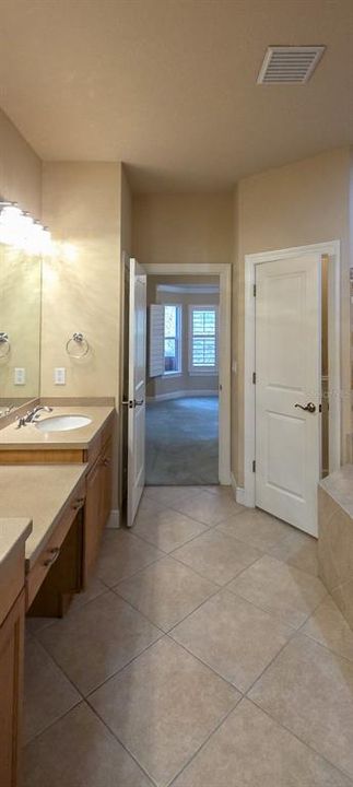 For Rent: $2,600 (3 beds, 2 baths, 2286 Square Feet)