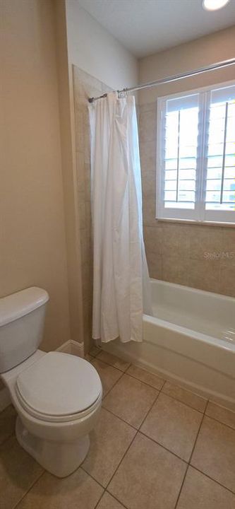 For Rent: $2,600 (3 beds, 2 baths, 2286 Square Feet)