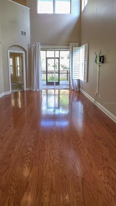 For Rent: $2,600 (3 beds, 2 baths, 2286 Square Feet)