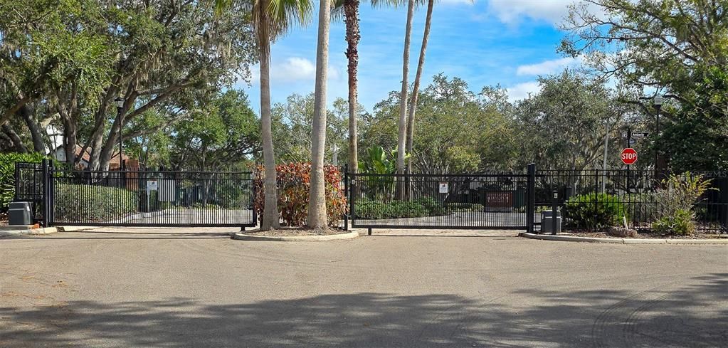 For Rent: $2,600 (3 beds, 2 baths, 2286 Square Feet)