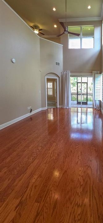 For Rent: $2,600 (3 beds, 2 baths, 2286 Square Feet)