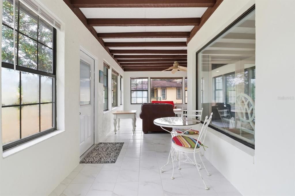 En Venta: $569,000 (3 camas, 2 baños, 2202 Pies cuadrados)