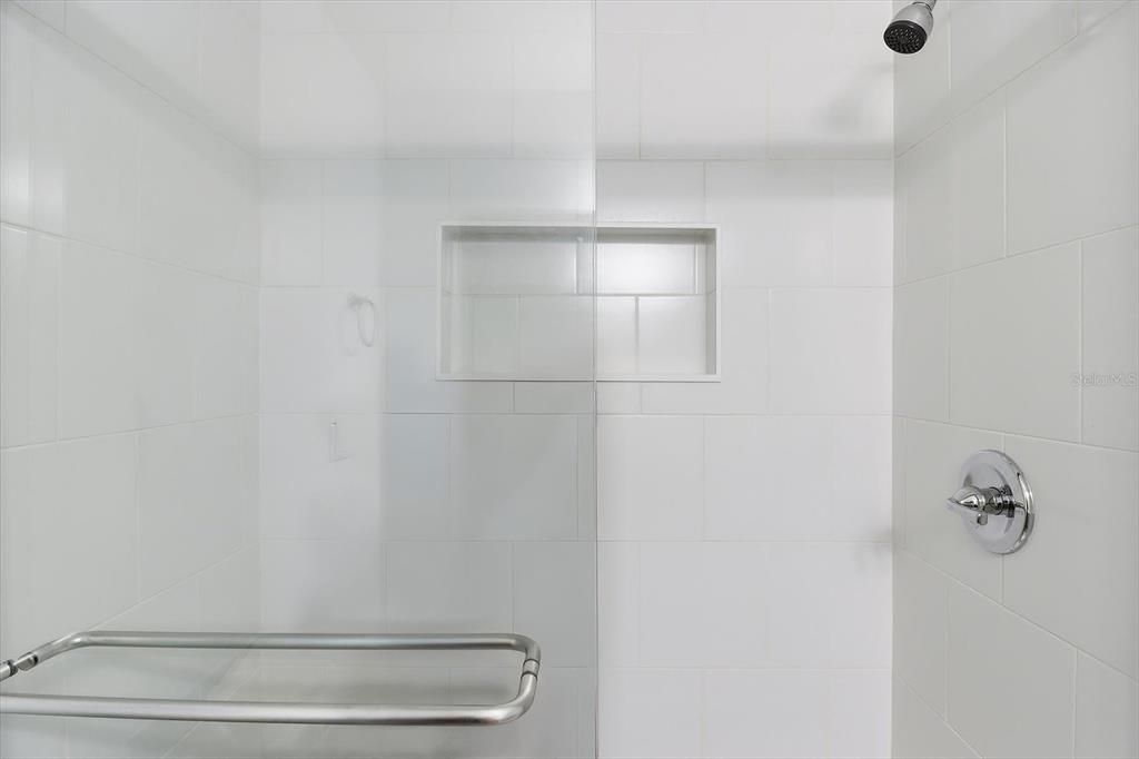 En Venta: $569,000 (3 camas, 2 baños, 2202 Pies cuadrados)