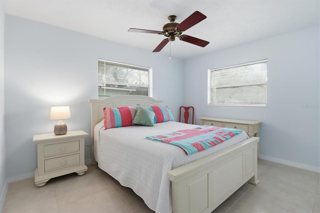 En Venta: $569,000 (3 camas, 2 baños, 2202 Pies cuadrados)