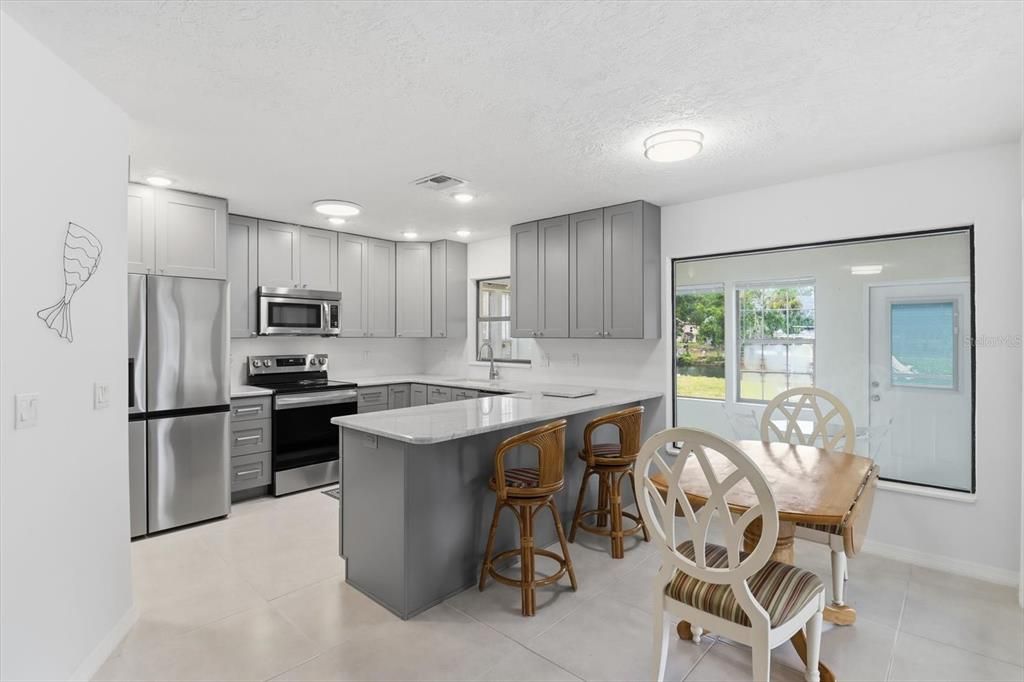 En Venta: $569,000 (3 camas, 2 baños, 2202 Pies cuadrados)