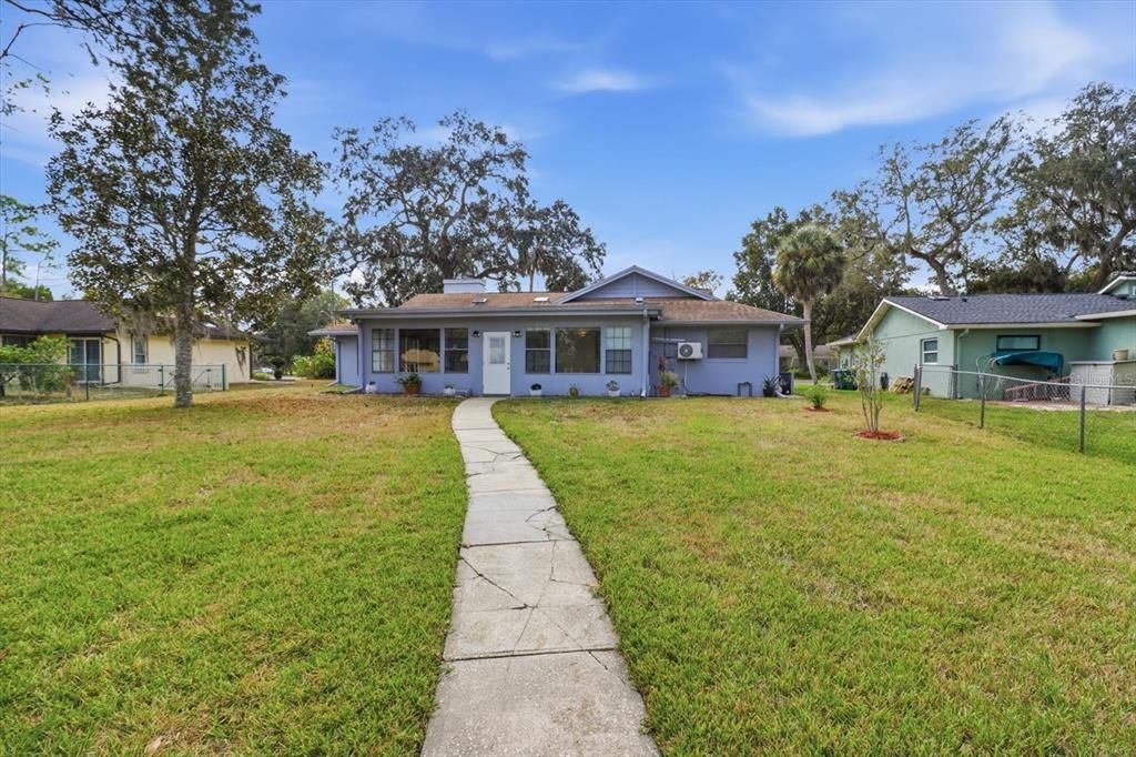 En Venta: $569,000 (3 camas, 2 baños, 2202 Pies cuadrados)