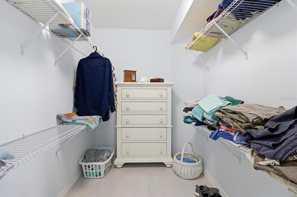 En Venta: $569,000 (3 camas, 2 baños, 2202 Pies cuadrados)