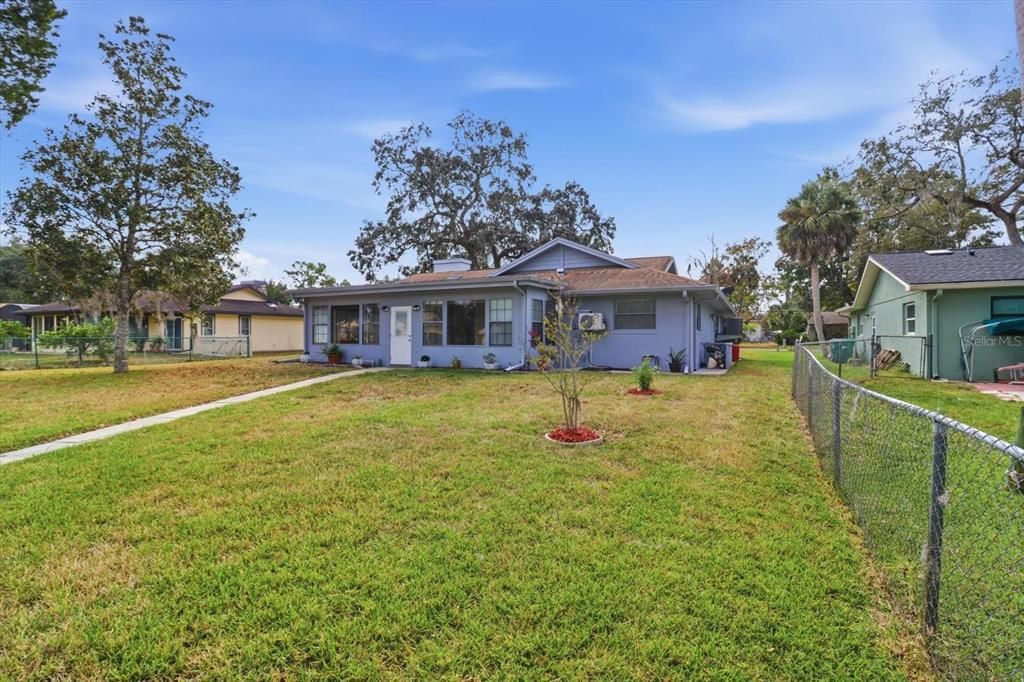 En Venta: $569,000 (3 camas, 2 baños, 2202 Pies cuadrados)