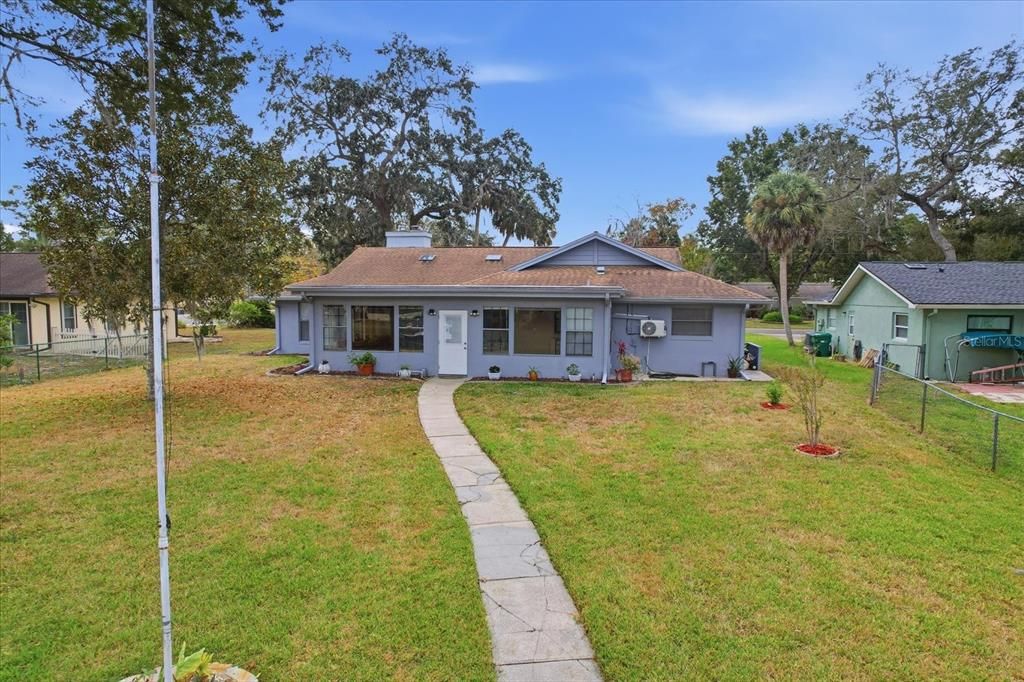 En Venta: $569,000 (3 camas, 2 baños, 2202 Pies cuadrados)