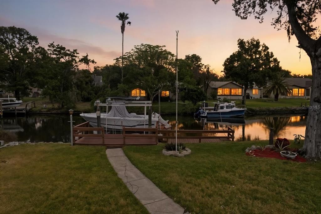 En Venta: $569,000 (3 camas, 2 baños, 2202 Pies cuadrados)