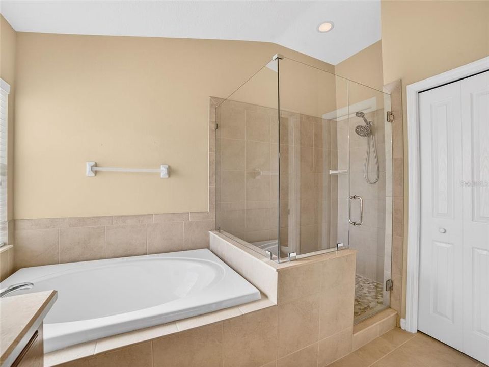 На продажу: $465,000 (5 спален, 2 ванн, 2734 Квадратных фут)