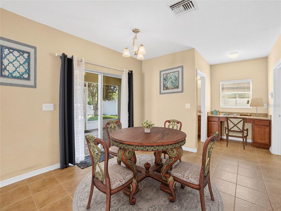 На продажу: $465,000 (5 спален, 2 ванн, 2734 Квадратных фут)