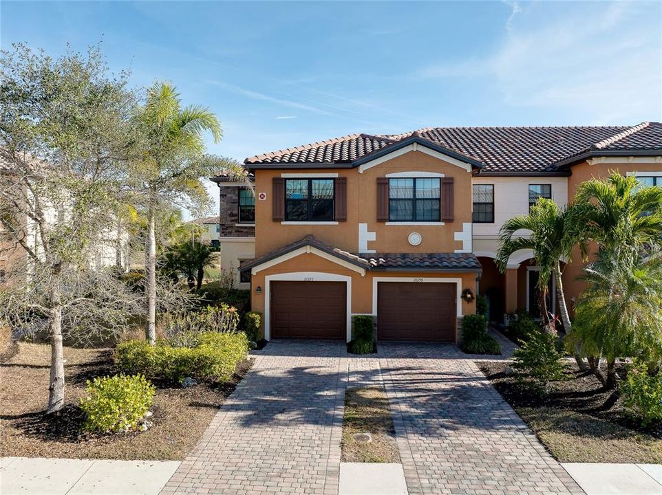 For Sale: $299,000 (3 beds, 2 baths, 1881 Square Feet)