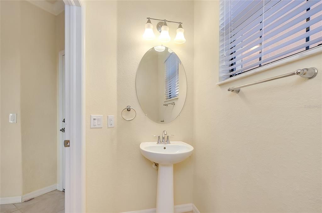 For Sale: $299,000 (3 beds, 2 baths, 1881 Square Feet)