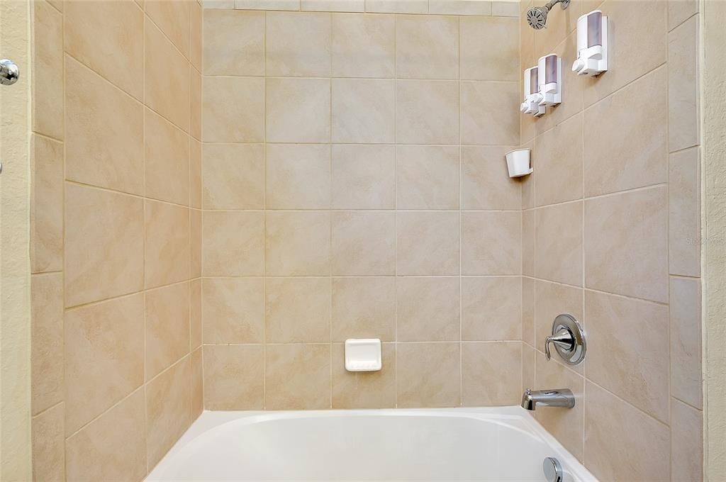 For Sale: $299,000 (3 beds, 2 baths, 1881 Square Feet)