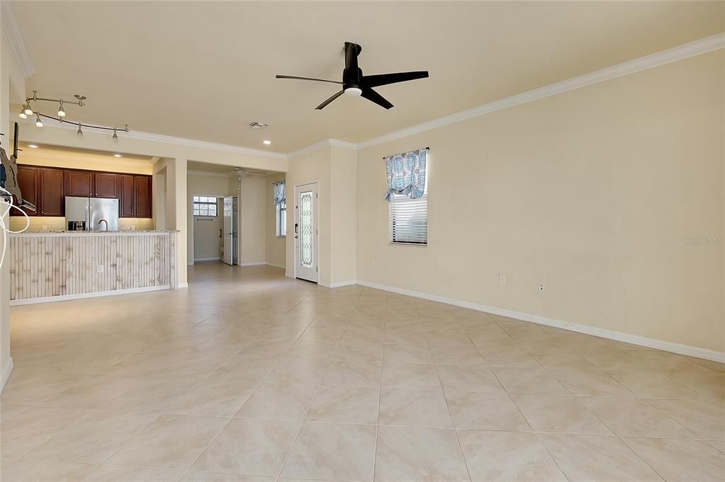 For Sale: $299,000 (3 beds, 2 baths, 1881 Square Feet)