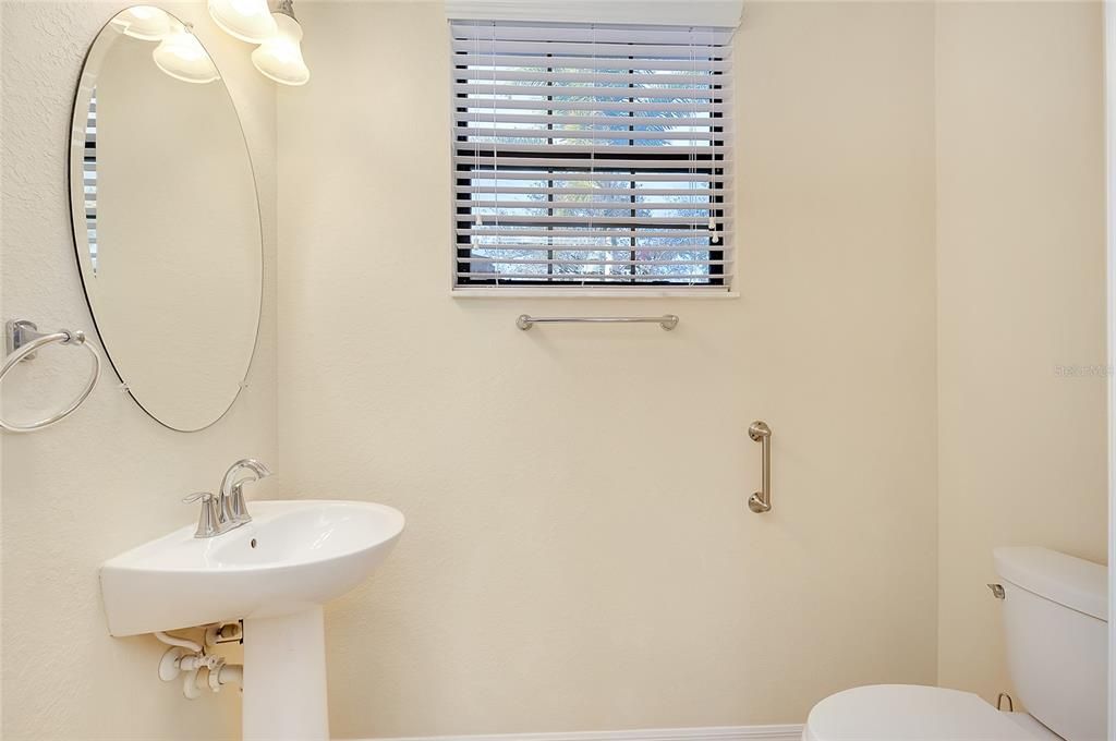 For Sale: $299,000 (3 beds, 2 baths, 1881 Square Feet)