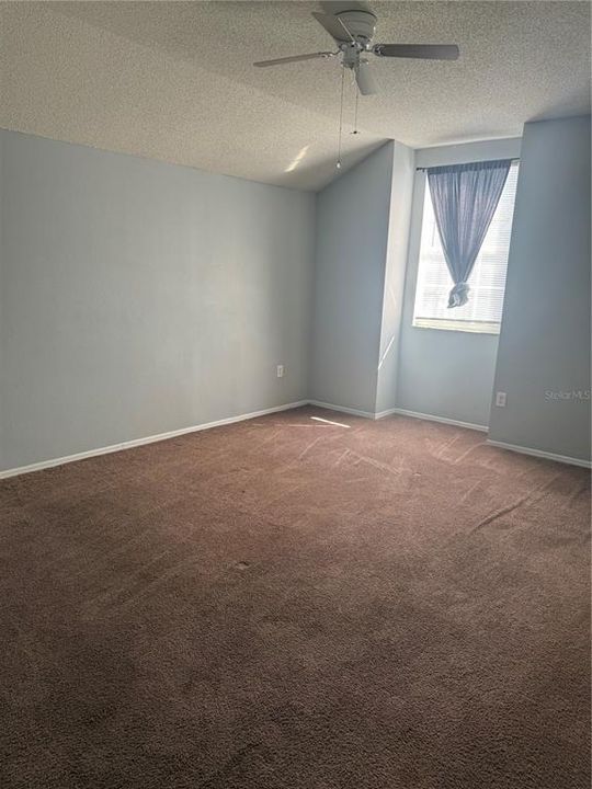 出租: $1,975 (4 贝兹, 2 浴室, 1577 平方英尺)