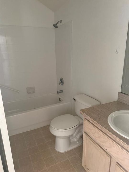 出租: $1,975 (4 贝兹, 2 浴室, 1577 平方英尺)