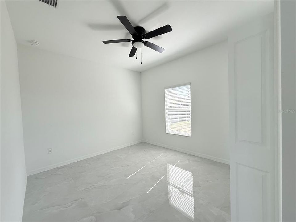 En Venta: $325,000 (3 camas, 2 baños, 1406 Pies cuadrados)