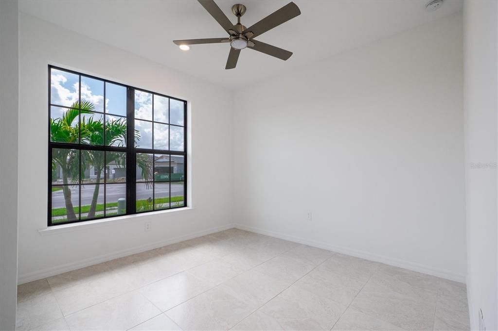 En Venta: $420,000 (4 camas, 2 baños, 1850 Pies cuadrados)