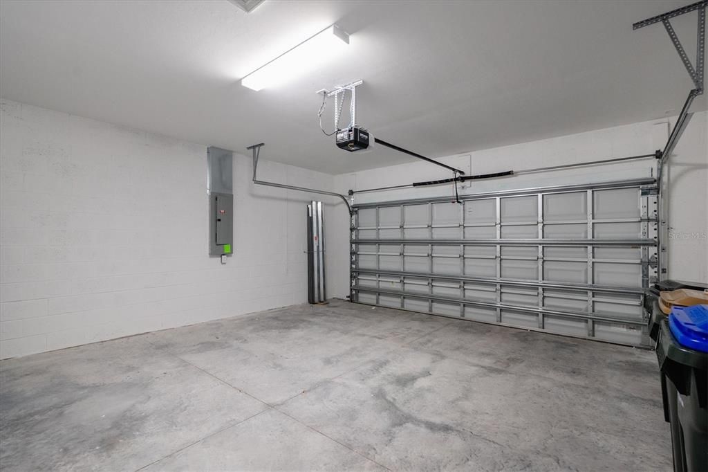 En Venta: $420,000 (4 camas, 2 baños, 1850 Pies cuadrados)