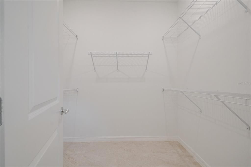 En Venta: $420,000 (4 camas, 2 baños, 1850 Pies cuadrados)