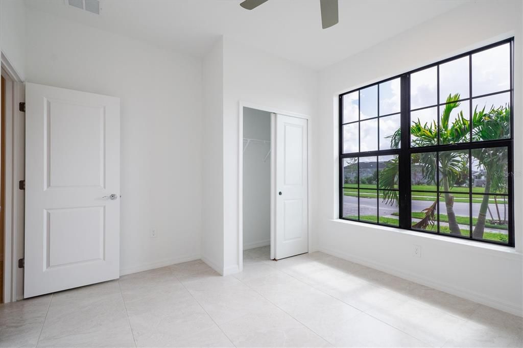 En Venta: $420,000 (4 camas, 2 baños, 1850 Pies cuadrados)