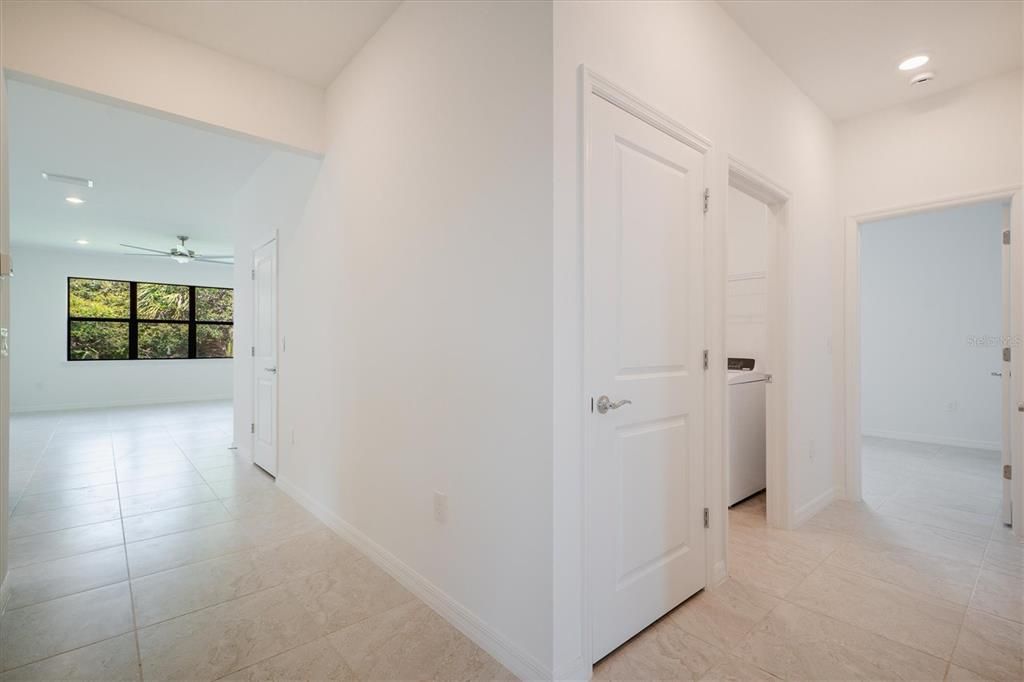 En Venta: $420,000 (4 camas, 2 baños, 1850 Pies cuadrados)