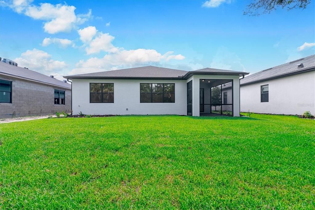 En Venta: $420,000 (4 camas, 2 baños, 1850 Pies cuadrados)