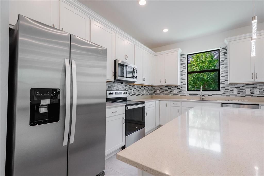 En Venta: $420,000 (4 camas, 2 baños, 1850 Pies cuadrados)