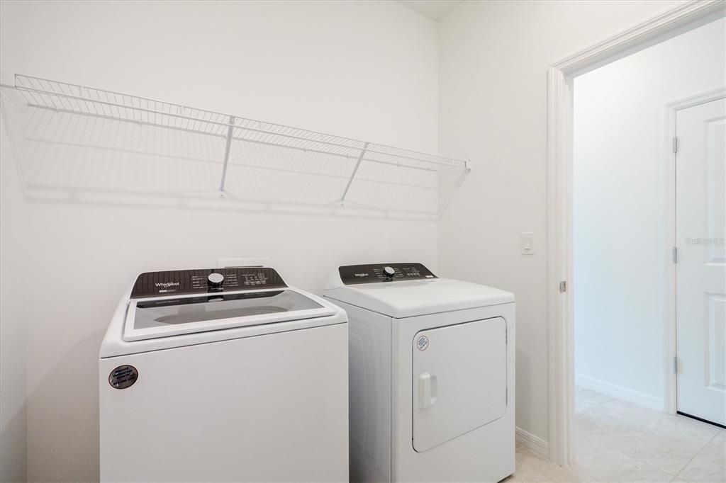 En Venta: $420,000 (4 camas, 2 baños, 1850 Pies cuadrados)