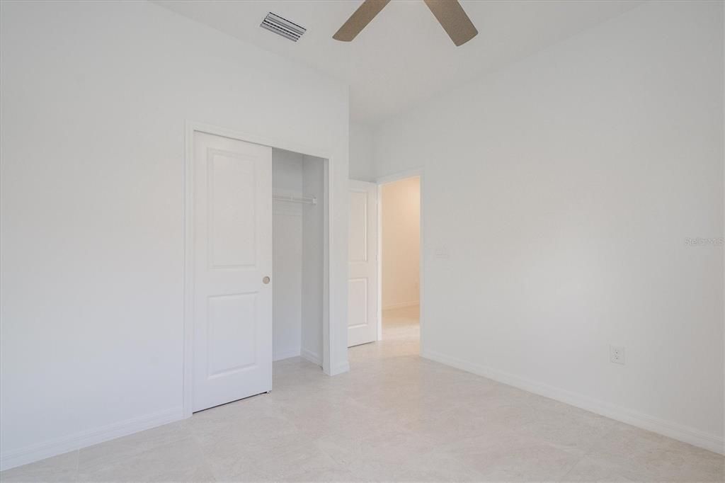 En Venta: $420,000 (4 camas, 2 baños, 1850 Pies cuadrados)