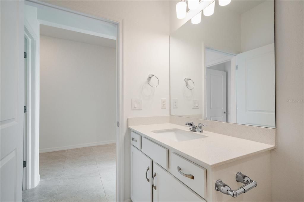 En Venta: $420,000 (4 camas, 2 baños, 1850 Pies cuadrados)