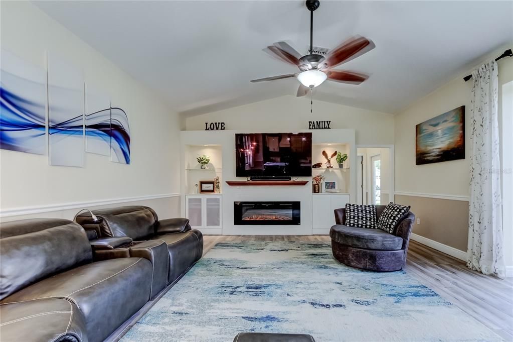 En Venta: $975,000 (5 camas, 4 baños, 3382 Pies cuadrados)