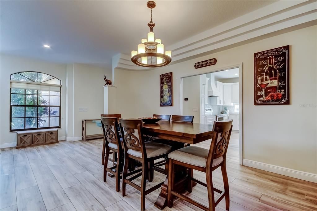 En Venta: $975,000 (5 camas, 4 baños, 3382 Pies cuadrados)