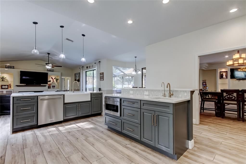 En Venta: $975,000 (5 camas, 4 baños, 3382 Pies cuadrados)