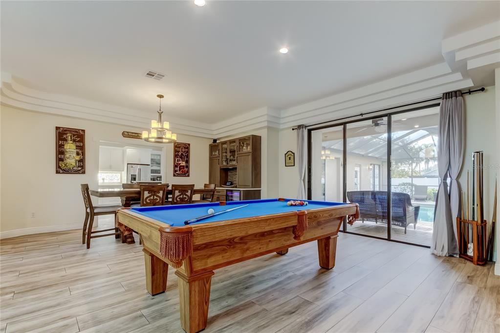 En Venta: $975,000 (5 camas, 4 baños, 3382 Pies cuadrados)